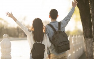 爱学园科技 大学生连恋爱都不愿谈了？大学生婚恋三重困惑待解