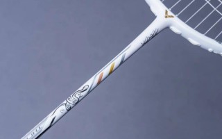 白金利爪有什么科技 看看一年来我买了哪些羽毛球装备